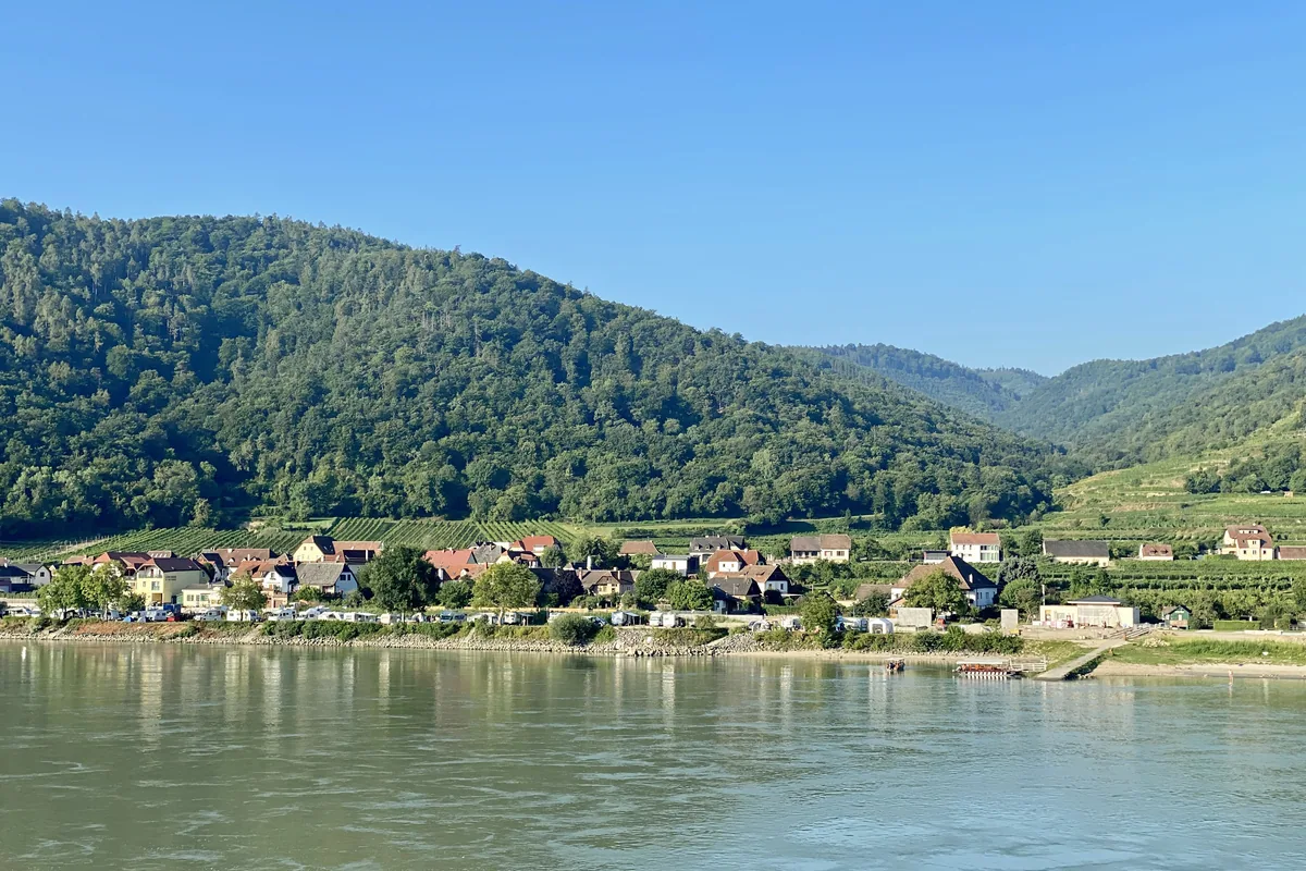 Uitzicht over een camping in Oostenrijk – Alles Geregeld voor Jouw Vakantie