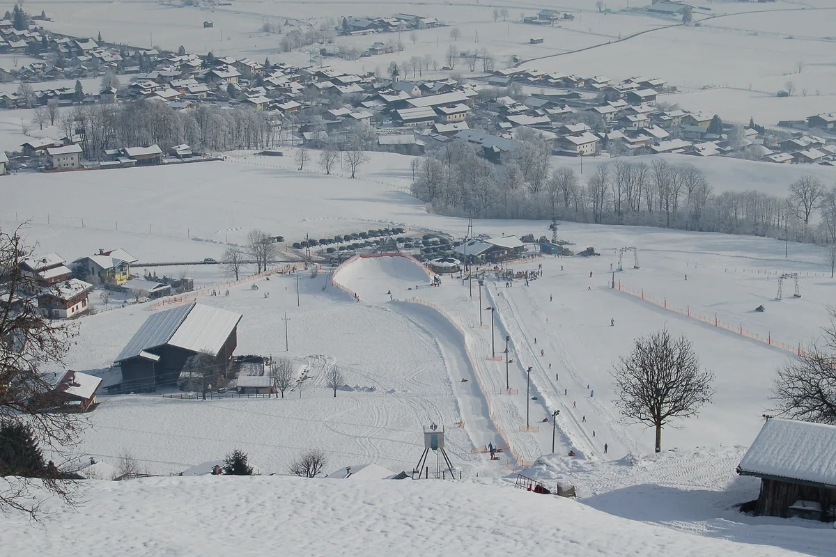 Sfeerbeeld van wintersport in Oostenrijk – Goedkope vakantie in Oostenrijk