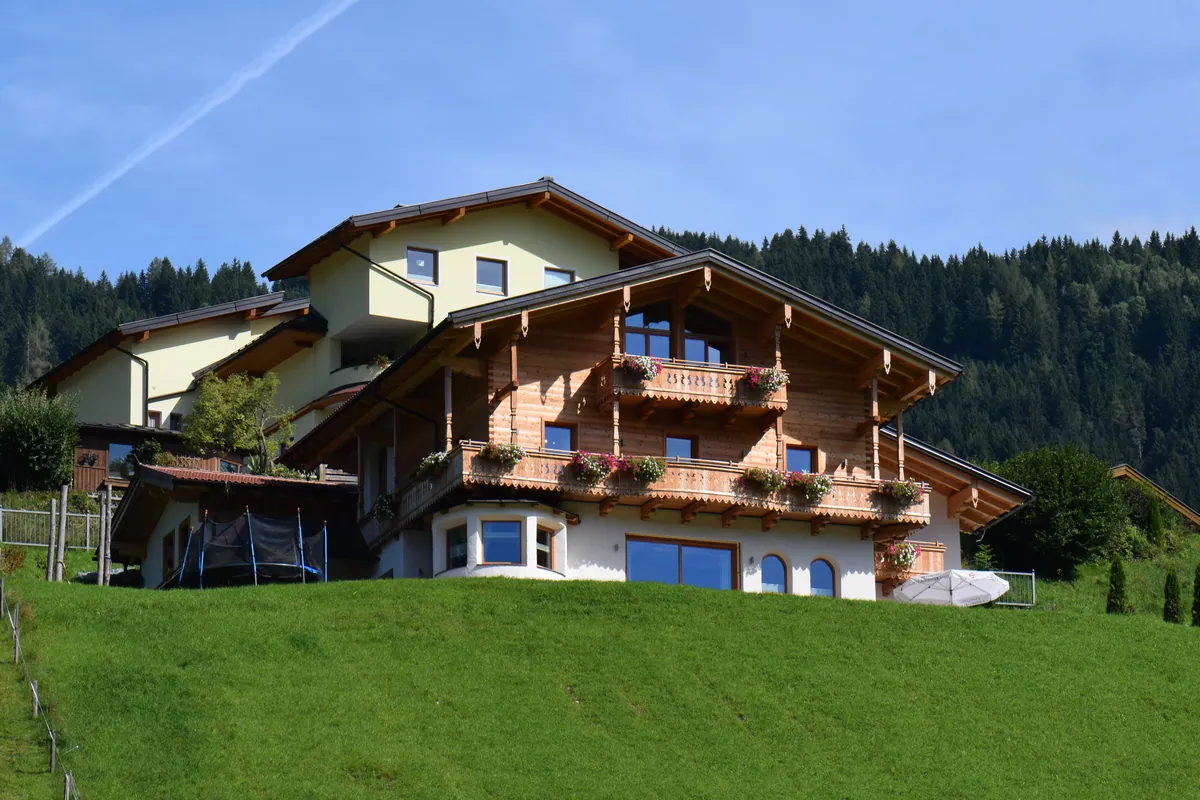 Sfeerbeeld van een chalet in de bergen – Praktische Tips voor een Onvergetelijk Avontuur Sfeerbeeld van een chalet in de bergen – Praktische Tips voor een Onvergetelijk Avontuur